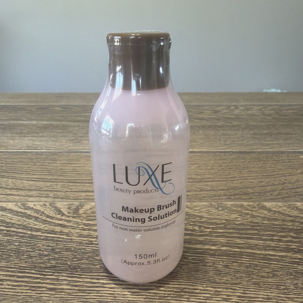 Luxe makeup brush cleaning solution 5.3 oz Sealed EXP 2028